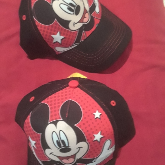 Mickey Mouse hat for kids - Picture 2 of 6